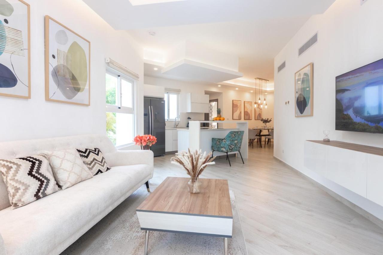 Family Getaway Apartment - Right On The Beach 푼타 카나 외부 사진